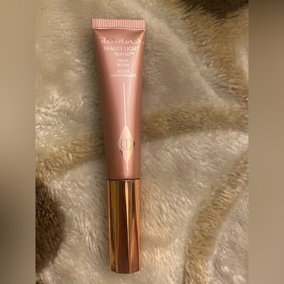 Charlotte Tilbury Other - Charlotte Tilbury BEAUTY LIGHT WAND PINKGASM